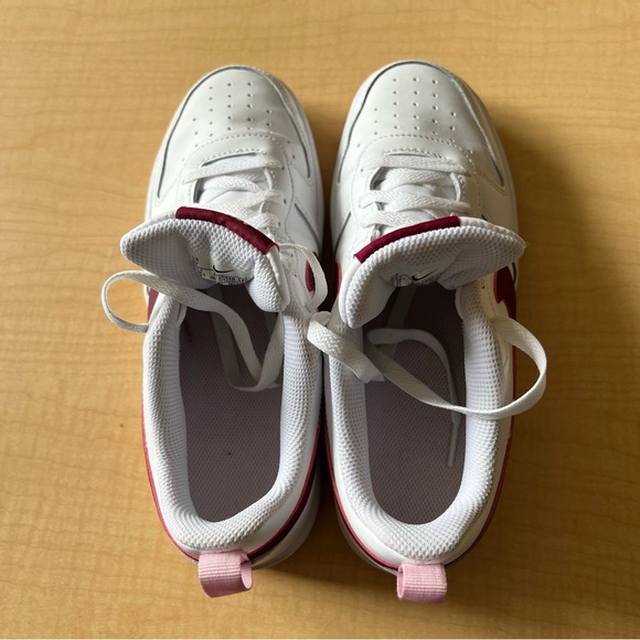 Nike Sneakers - Picture 4 of 6